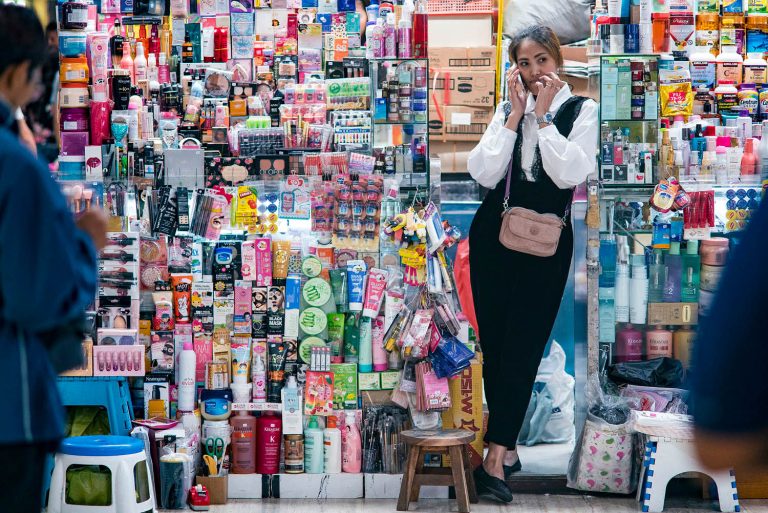 IT_2017DEC07_OnlineStory_BangkokFakes3